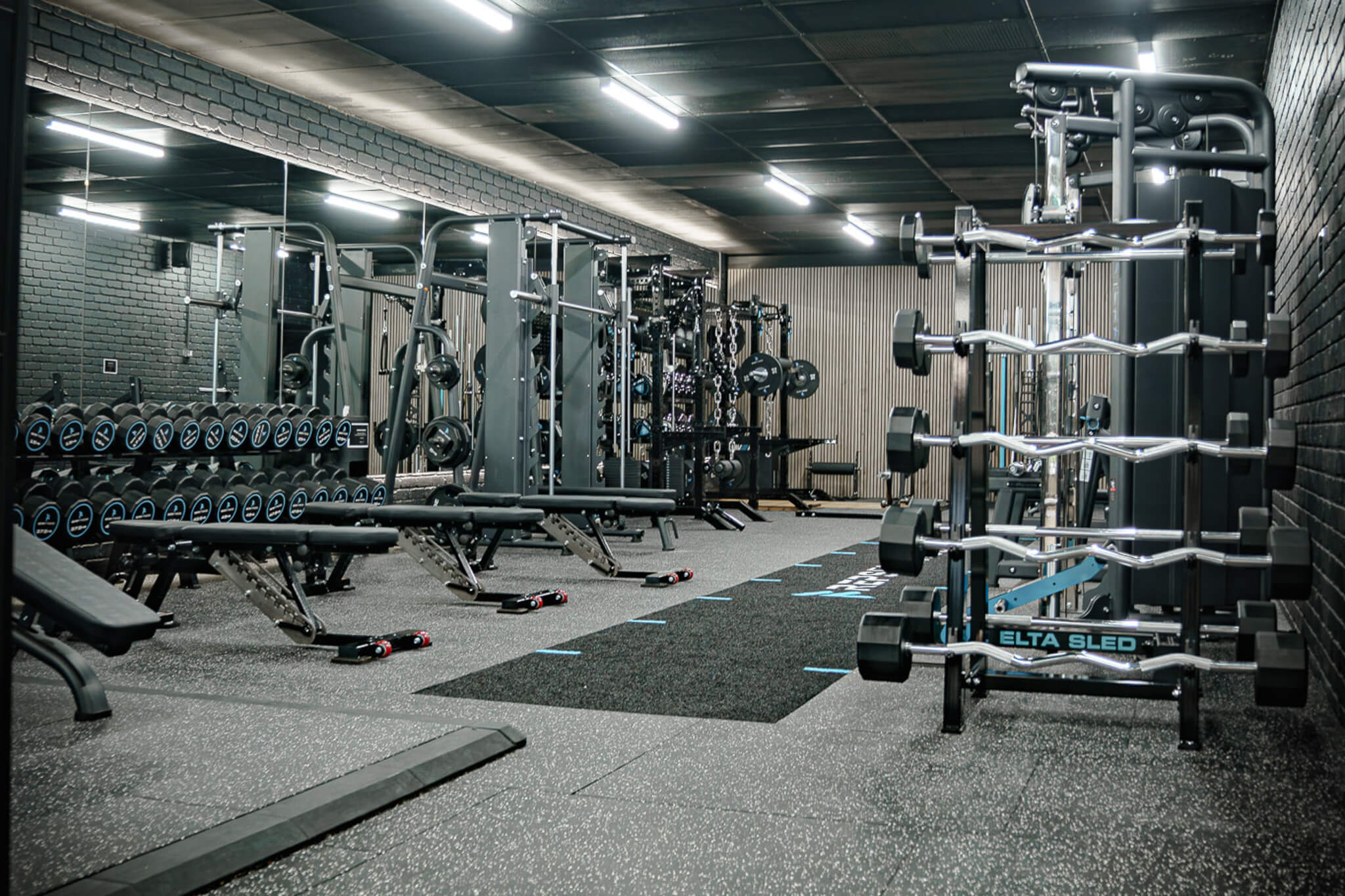 Main gym floor at Reps Fitness Bayswater with premium strength machines and free weights